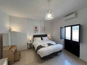 Spacious house with roof-terrace