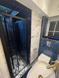 Marble blue flat, City of Gloucester