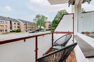 NASA Homes ruhiges Apartment WLAN Arbeitsplatz Balkon Hotelbetten