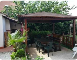 Holiday green house Rome