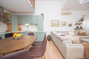 Villa Mediteran - Beach Villa with Jacuzzi