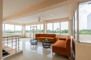 Limewood stay premier golf course road -sector 42