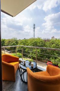Limewood stay premier golf course road -sector 42