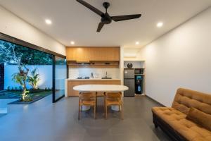 Casa de River Nyanyi - 2BR Villa Private Pool with River and Jungle View