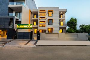 Limewood stay premier golf course road -sector 42