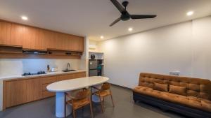 Casa de River Nyanyi - 2BR Villa Private Pool with River and Jungle View