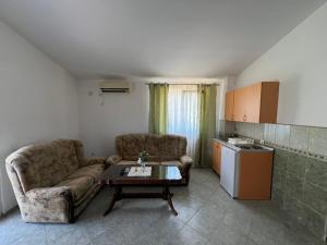 Apartmani Zlatičanin