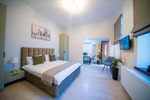 H&H Luxury Apartments