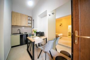 H&H Luxury Apartments