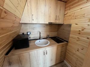 Doel House Zues