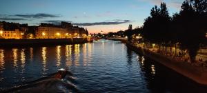 Sejours chez l'habitant PARIS AUTHENTIC HOUSE Metro 14 Station Hopital Bicetre, RER B Gentilly : photos des chambres