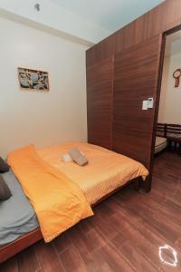 Urban Luxe 1BR Makati central gym swim Park Fast Internet MB 3301