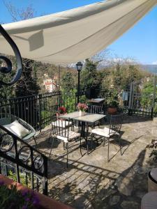 the little house of arcola in the medieval walls