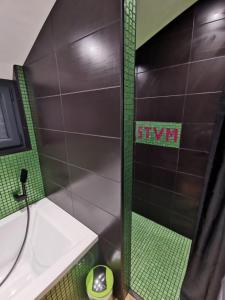 Maisons de vacances La Demeure du Faon gite raffine 4 personnes avec piscine et jacuzzi, en plein coeur de la Sologne a proximite immediat de Lamotte-Beuvron et des Chateaux de la Loire et du Zoo de Beauval, Center Parca Hauts des Bruyeres : photos des chambres