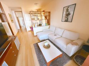 Luxury front row designer apartment