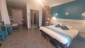 Hotels Hotel La Peyrade : photos des chambres