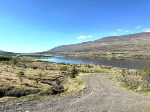 Lake cottage with excellent view