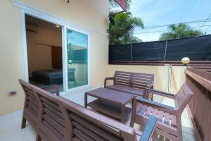small posh villa near Pattaya Walking Street and Jomtien Beach