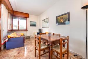 279B - Casa Maria Grazia, nel centro di Sestri, 10 minuti a piedi dalla Baia del Silenzio