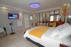 Peaceful 4 Bedroom Flat in Germiston with WI-FI