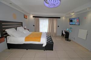 Peaceful 4 Bedroom Flat in Germiston with WI-FI