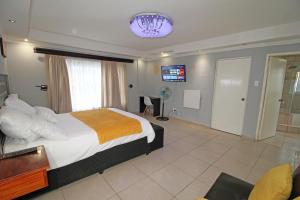 Peaceful 4 Bedroom Flat in Germiston with WI-FI