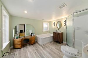 Earthy Pearl 1 Bedroom Suite at the Boise Depot