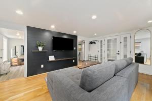 Earthy Pearl 1 Bedroom Suite at the Boise Depot