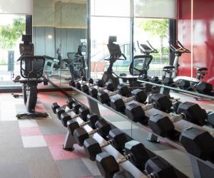 Modern Apartment - Mountain Views and Pool near Central Festival