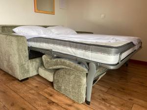 Plein sud, grande pièce de vie, vue imprenable sur les montagnes et parking couvert privé