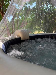B&B / Chambres d'hotes Chambre Boheme chic avec jacuzzi : photos des chambres