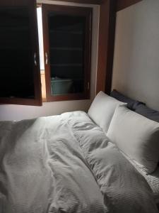 4F, Welcome International traveller, long stay