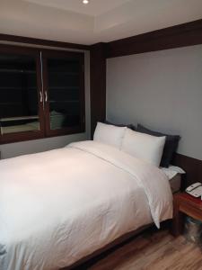 4F, Welcome International traveller, long stay