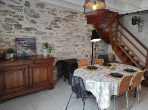 YS EO, La maison sur le port de Tréboul