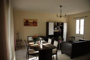 St-Quentin la Poterie villa clôturée pour 4 pers avec jardin