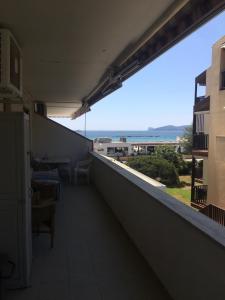 Appartement 2 Chambres avec Balcon et Vue sur la Mer