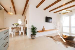 Della apartments