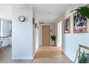 Breeze Apartment - Charming Place, 15 Minutes to Gdańsk Old Town & 5 Minutes to Seaside