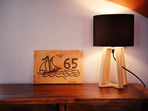 Maison de pêcheur à 50m de la mer & 10min ferry, 3 chambres, 7 personnes, intendance Luxury Host