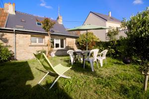 Maison de pêcheur à 50m de la mer & 10min ferry, 3 chambres, 7 personnes, intendance Luxury Host