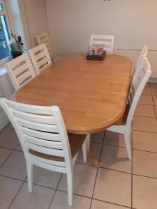 mature 4 bedroom home with relaxing garden and wonderful views