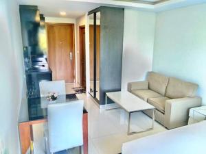 Club Royal Hideaway Studio Steps from Private Beach