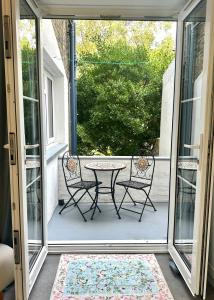 Classically Elegant Designer Apartment