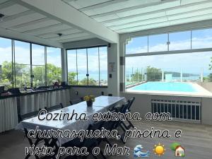 CASA COM PISCINA e VISTA PARA O MAR - Porto Belo-SC Bombinhas-SC