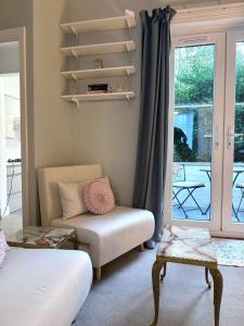 Classically Elegant Designer Apartment