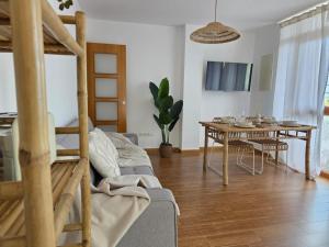 Costa Foz Apartment Playa de Llas, terraza, piscina y pista de pádel