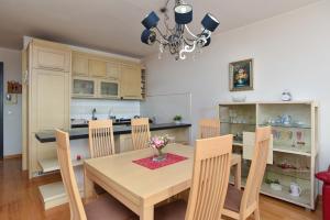 Central lux apt with garage