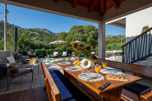 Villa Ivona with swimming pool and jacuzzi