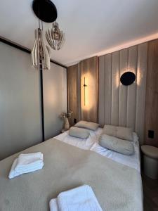 Family & Business Apartments PREMIUM SPA - 2 Bedroom with Private Jacuzzi, Balcony, Parking