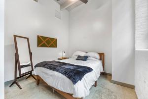 Brooklyn Style Loft l DT l Parking l Cafe